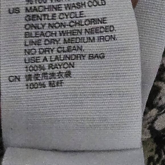 Stockholm Atelier Animal Print Short Sleeve Blouse Size 2 - Picture 4 of 5